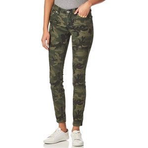 NWOT, True Religion Halle Jeans